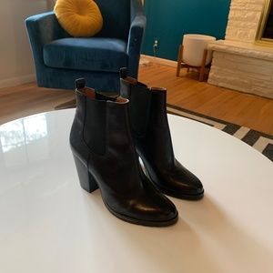 Frye Womens bootie, 7.5M